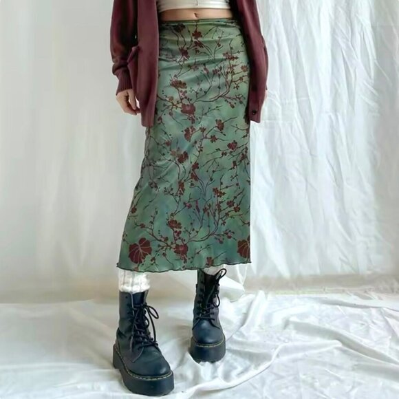 NEW Midi Skirt Sz.M Green Floral Stretch Pull-On Style Fairy Grunge Y2K 90s Boho - Picture 1 of 11